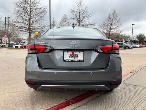 Used 2025 Nissan Versa SV image 7