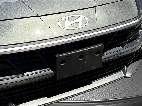 Used 2025 Hyundai Elantra Sport FWD image 34
