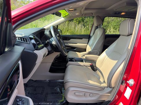 Used 2023 Honda Odyssey Elite image 12