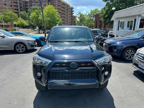 Used 2019 Toyota 4Runner SR5 Premium AWD/4WD image 2