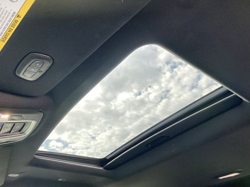 Used 2021 RAM 3500 Laramie image 9