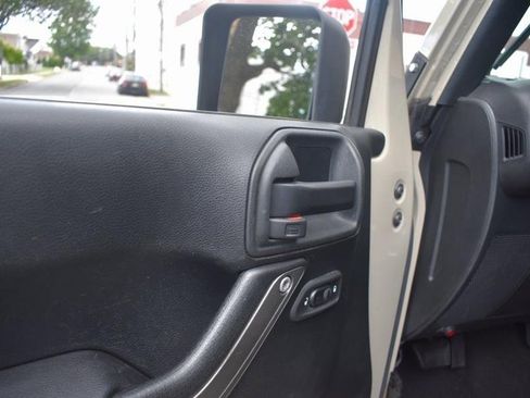 Used 2018 Jeep Wrangler Unlimited Sport S image 13