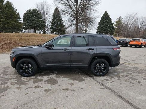 New 2026 Jeep Grand Cherokee Limited w/ Limited Altitude Package AWD/4WD image 2
