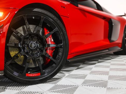 Used 2023 Audi R8 V10 GT RWD image 12