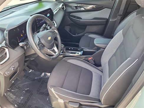 Used 2025 Chevrolet TrailBlazer LT w/ LT Cold Weather Package image 24