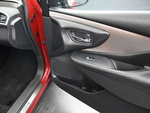 Used 2018 Nissan Murano SL w/ Moonroof Package FWD image 24