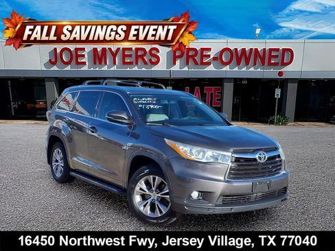Used 2014 Toyota Highlander XLE FWD image 1