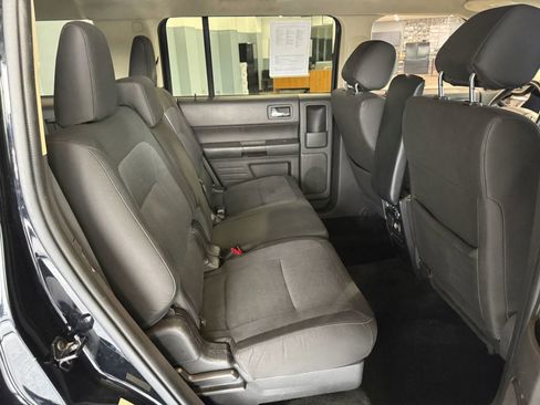 Used 2017 Ford Flex SE image 13