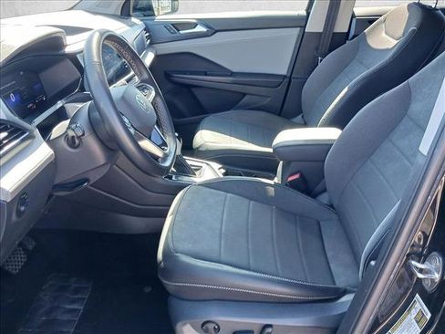 Used 2024 Volkswagen Taos SE image 15