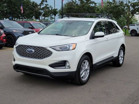 Used 2024 Ford Edge SEL w/ Convenience Package AWD/4WD image 3