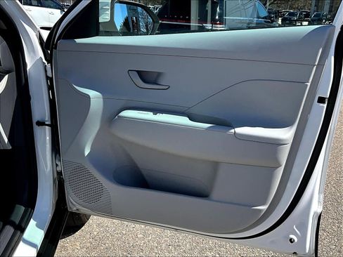 Used 2024 Hyundai Kona SEL w/ Convenience Package image 12