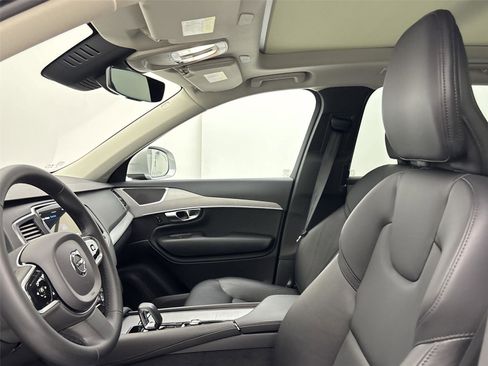 Used 2023 Volvo XC90 B5 Core w/ Protection Package Premier image 24