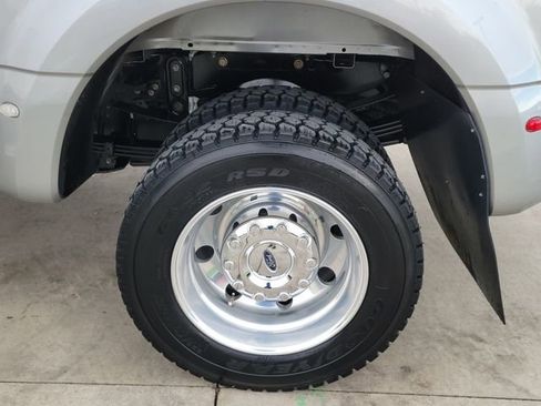 Used 2024 Ford F450 Platinum w/ FX4 Off-Road Package image 16