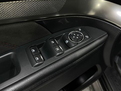 Used 2019 Ford Explorer XLT w/ Equipment Group 202A image 17