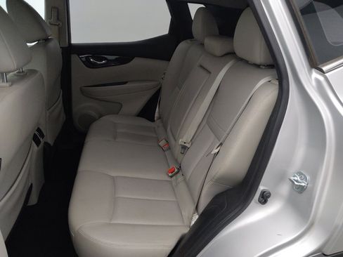 Used 2018 Nissan Rogue Sport SL image 18