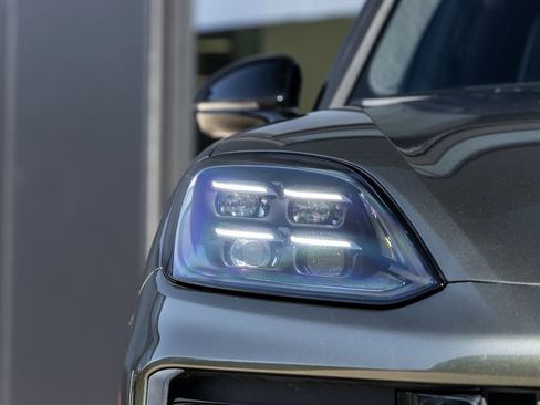 Used 2024 Porsche Cayenne Turbo image 16