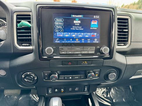 Used 2022 Nissan Frontier SV AWD/4WD image 15