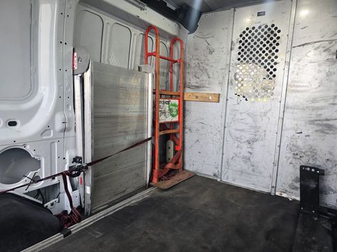 Used 2018 Ford Transit 250 130 Medium Roof image 24