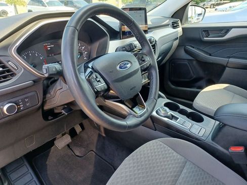 Used 2022 Ford Escape SE w/ Cold Weather Package AWD/4WD image 9