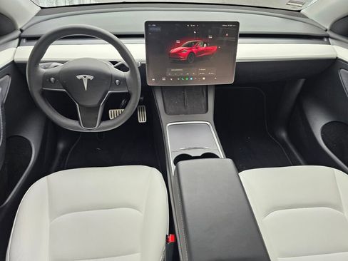 Used 2024 Tesla Model Y Performance image 22