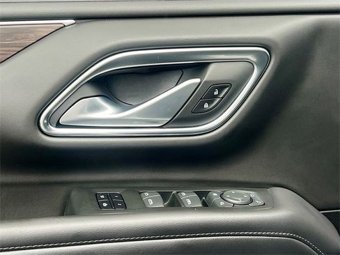 Used 2022 Chevrolet Tahoe Z71 w/ Luxury Package image 18