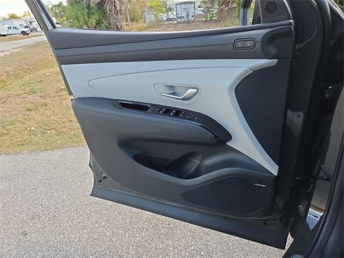 Used 2025 Hyundai Tucson Limited image 20
