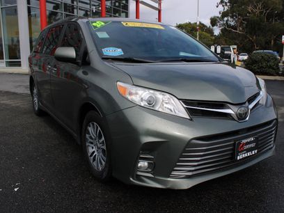 Used 2020 Toyota Sienna XLE w/ XLE Navigation Package