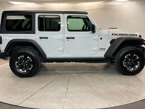 Used 2026 Jeep Wrangler Unlimited Rubicon AWD/4WD image 7