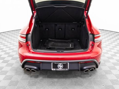 Used 2022 Porsche Macan S image 32