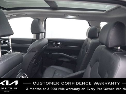 Certified 2025 Kia Sorento EX w/ Panoramic Sunroof Package AWD/4WD image 12