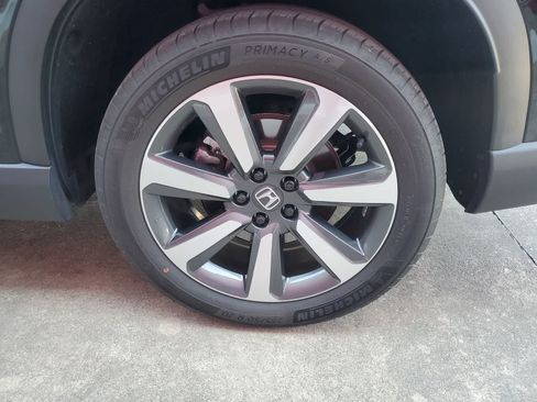 Used 2023 Honda Pilot Touring image 12