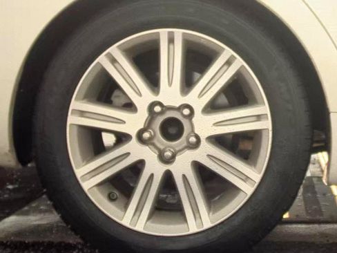 Used 2010 Toyota Avalon Limited FWD image 11