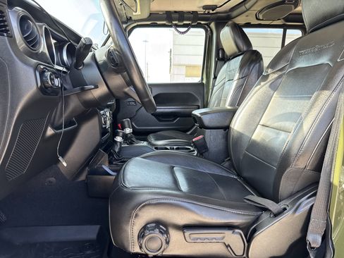 Used 2021 Jeep Gladiator Sport image 35