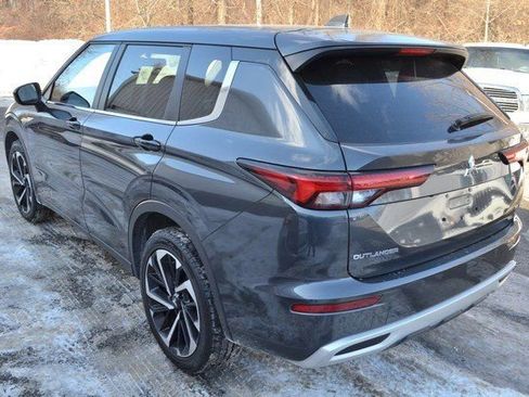 Used 2024 Mitsubishi Outlander SE image 6