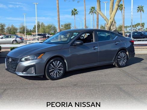 Certified 2025 Nissan Altima 2.5 SV image 1