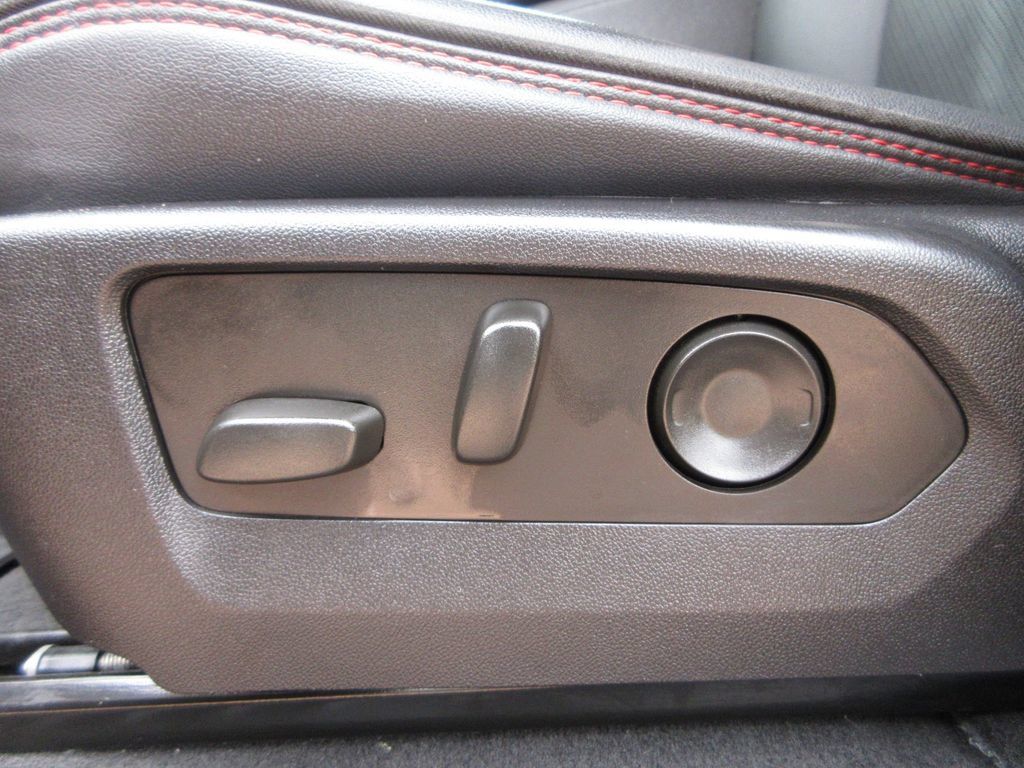 Used 2024 GMC Canyon AT4X AWD/4WD image 13