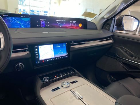 New 2026 Lincoln Navigator Reserve image 16