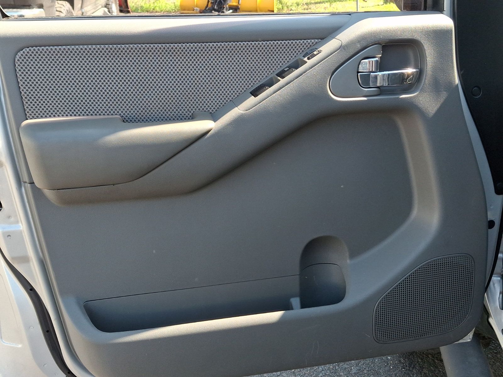 Used 2006 Nissan Frontier LE AWD/4WD image 14