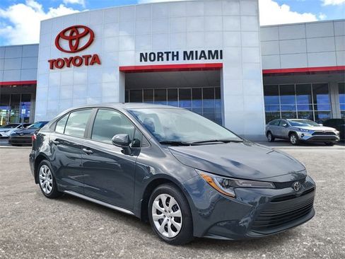 Used 2025 Toyota Corolla LE image 1