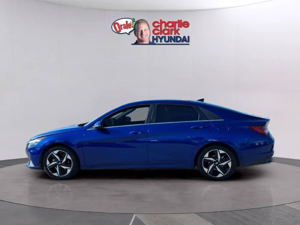 Used 2023 Hyundai Elantra Limited FWD image 2