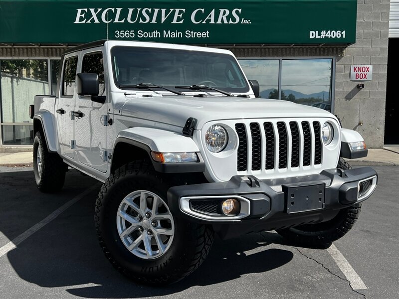 Used 2023 Jeep Gladiator Sport AWD/4WD image 1