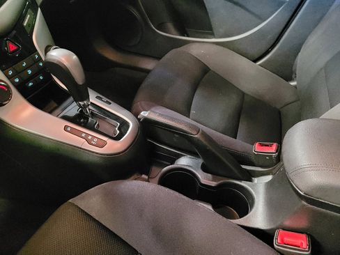 Used 2015 Chevrolet Cruze LT w/ Technology Package FWD image 26
