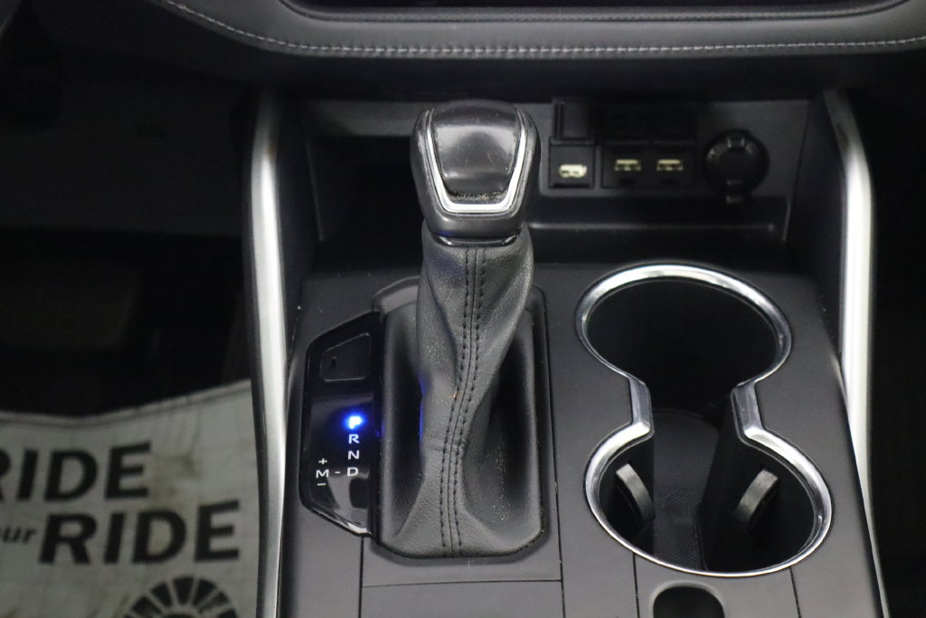 Used 2021 Toyota Highlander XLE FWD image 28