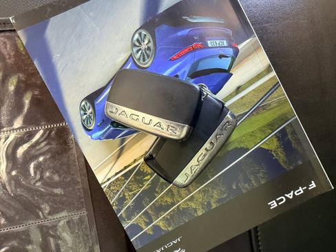 Used 2018 Jaguar F-PACE Premium image 26