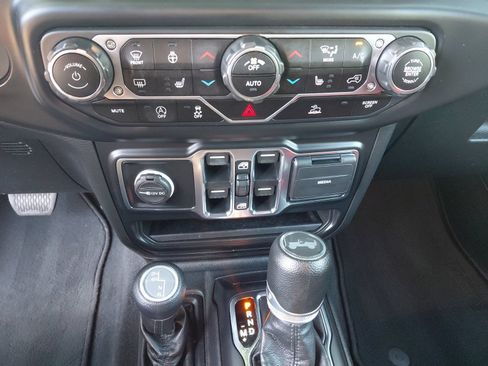 Used 2021 Jeep Wrangler Unlimited Sport AWD/4WD image 13