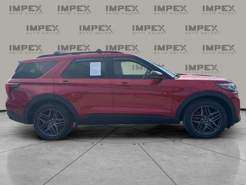 Used 2025 Ford Explorer ST image 6