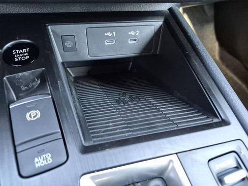 Used 2025 Nissan Kicks SV w/ Illumination Package image 17