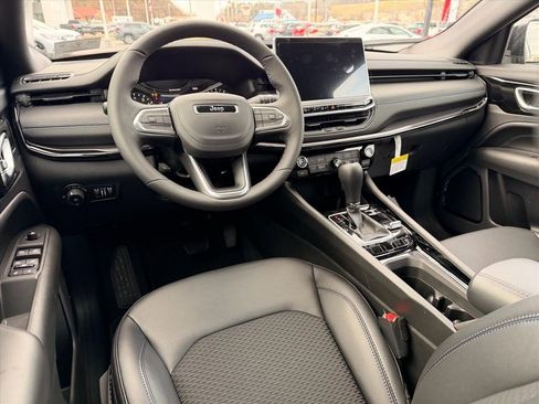 New 2026 Jeep Compass Latitude image 6