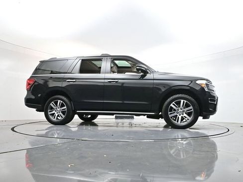 Used 2022 Ford Expedition Limited image 36