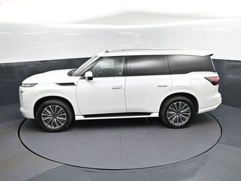 New 2026 INFINITI QX80 Luxe image 35
